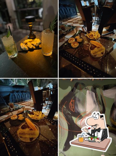 Cibo al nudi e crudi Cocktail Club