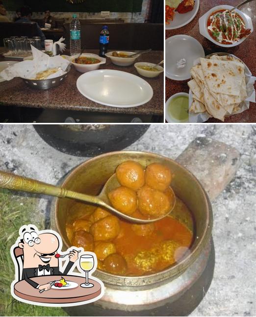 Food at Lazeez Wazwan