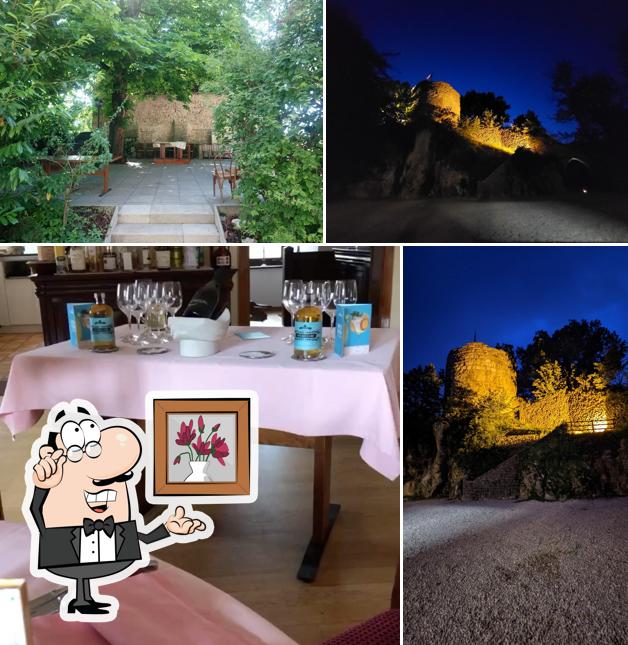 Siediti a un tavolo di Pleujouse Castle