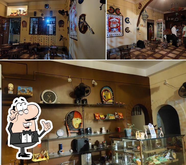 The interior of বৈঠক KHANA