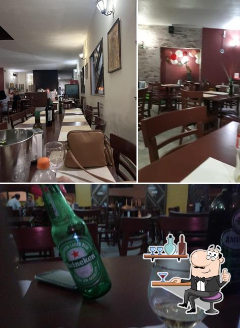 Veja imagens do interior do Forno a Lenha Massas e Pizzas