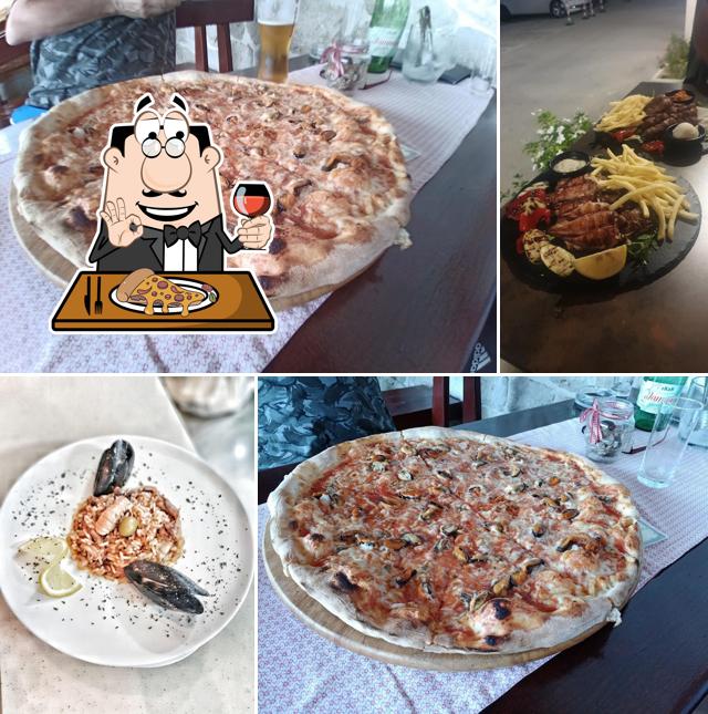 Scegli una pizza a Konoba Riva Živogošće