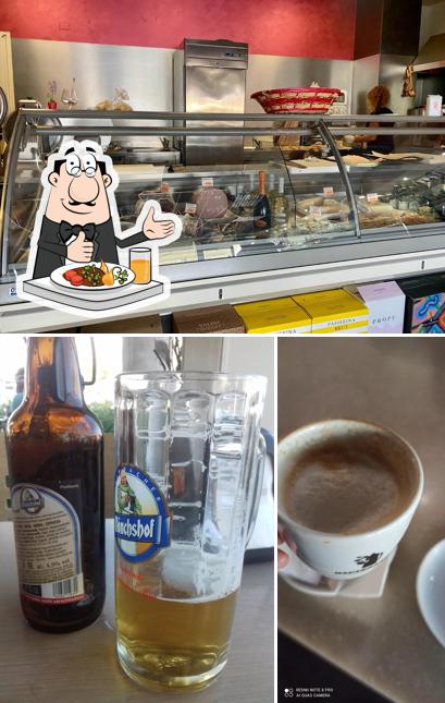 Wine bar da Rossi si caratterizza per la cibo e interni
