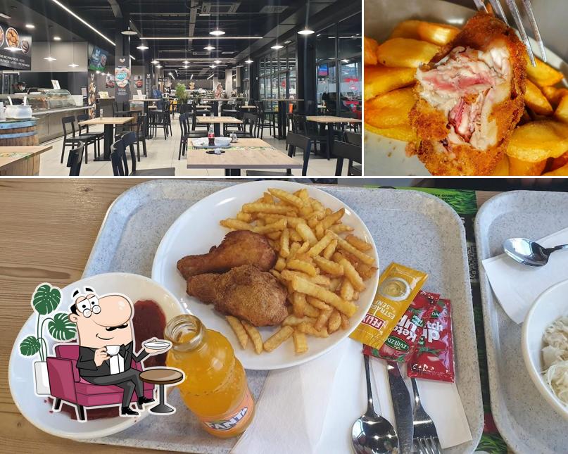 La interni e cibo del ristorante