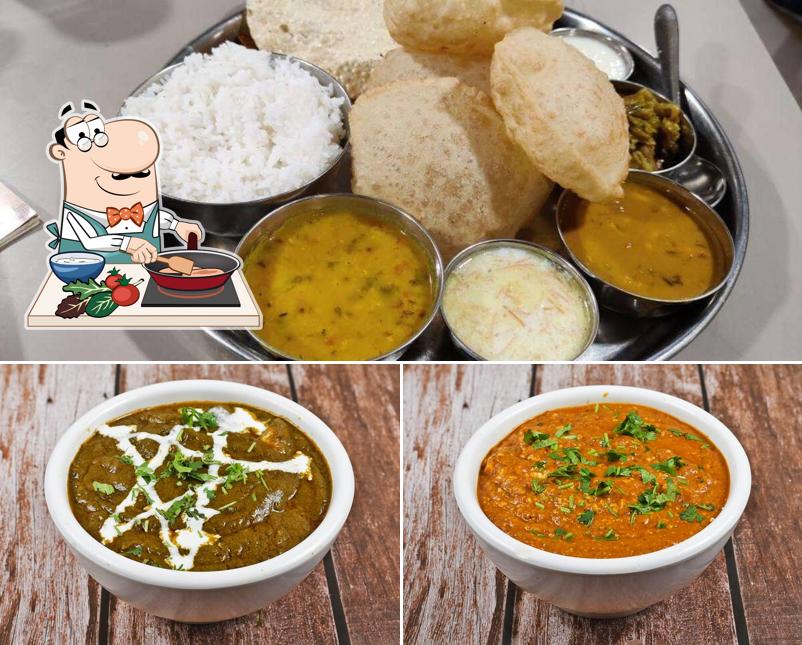 Chicken curry at Cafe Bhonsle