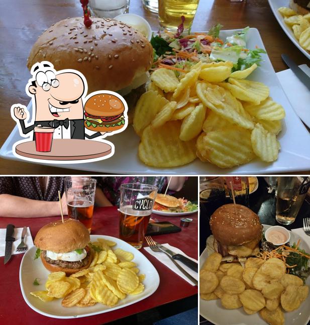 Concediti un bell'hamburger a Cyclo Cafe