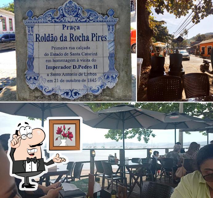 O interior do Freguesia Oyster Bar e Restaurante