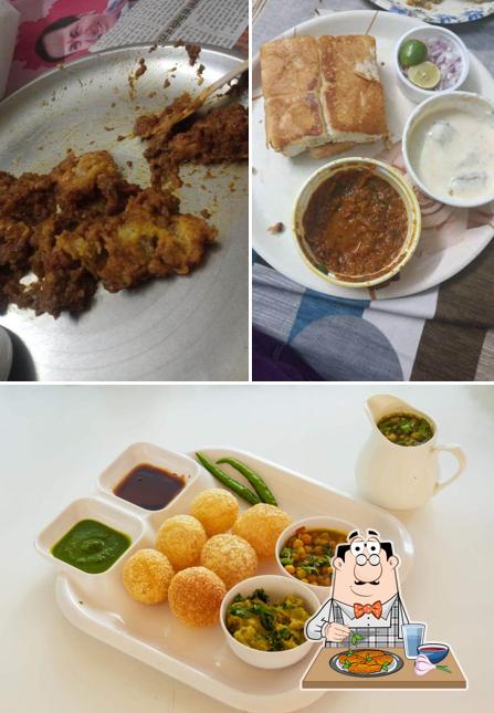 Chicken wings at Chaat bells