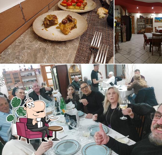 La interni e cibo del ristorante