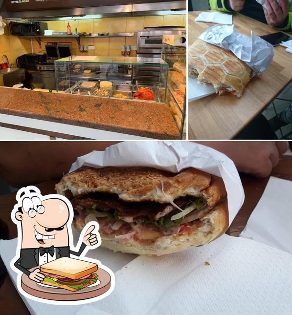 Toast al formaggio al Okrepčevalnica Fast Food Moving, Šukri Abdulaji s.p