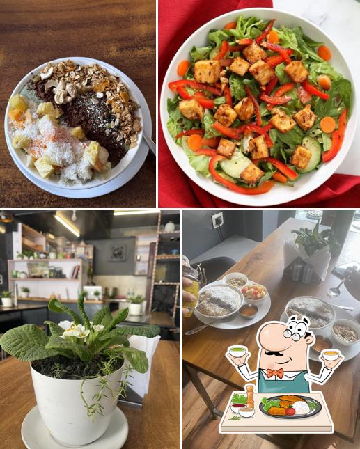 Food at pure veg & vegan restaurant & best juices הקפה הטוב ביותר , & magic brownies
