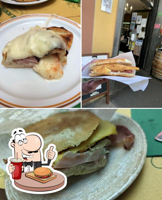 Prenditi un hamburger a Pizzeria Il Montino
