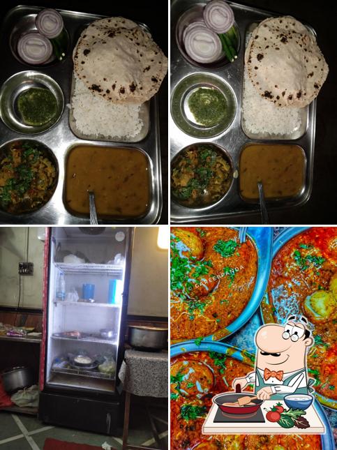 Chicken curry at Munna Dhaba