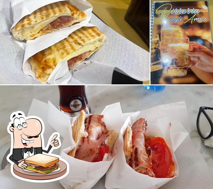 Toast al formaggio al Birreria Degli Amici (UNICA SEDE CATANZARO CITTÀ)