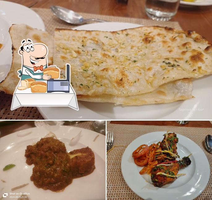 Garlic bread at Moti Mahal Delux 1920