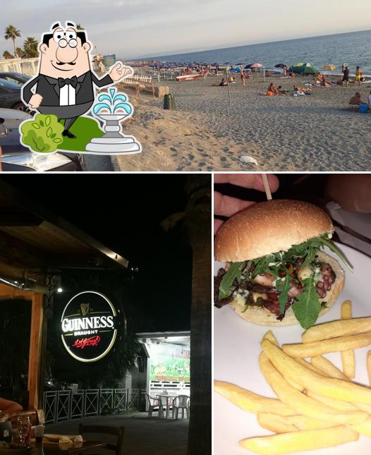 Questa è la immagine che raffigura la esterno e cibo di Old 50 Special pub