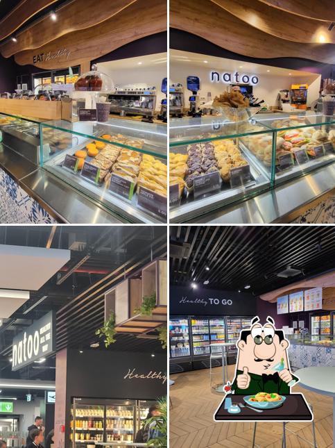 Guarda la immagine che raffigura la cibo e interni di Natoo