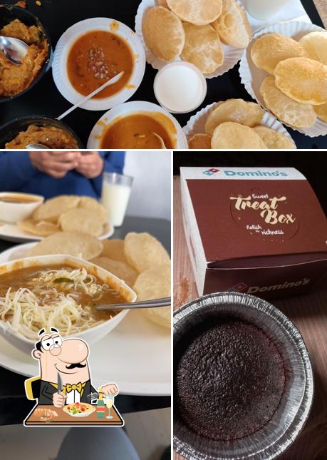 Food at Dal Pakwan