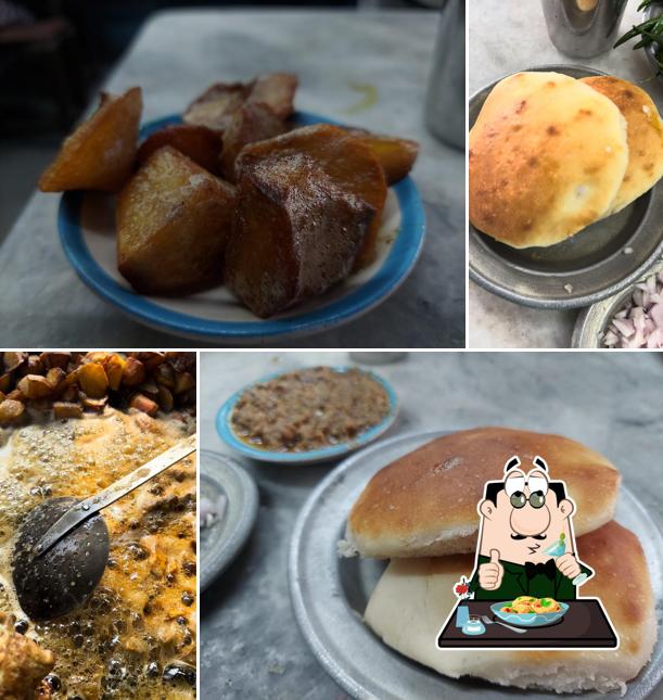 Meals at Sikandari Hotel