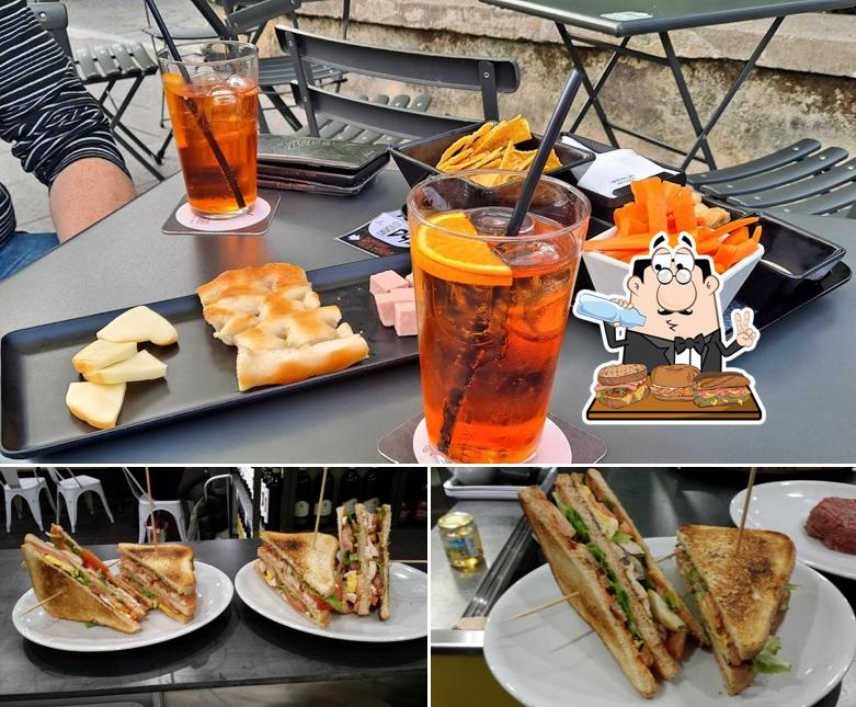 Ordina un panino a Bloody Mary Enoteca