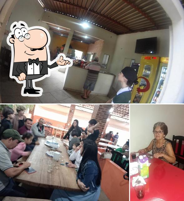 O interior do Restaurante Da Roça