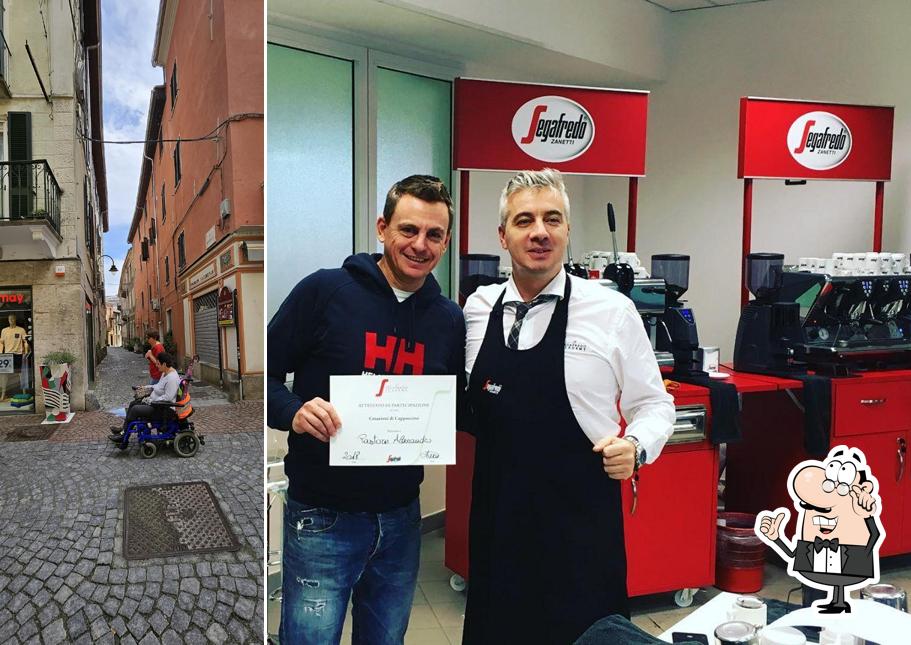Gli interni di Caffè Canavesano