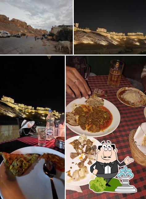 Among various things one can find exterior and food at The Tandoor