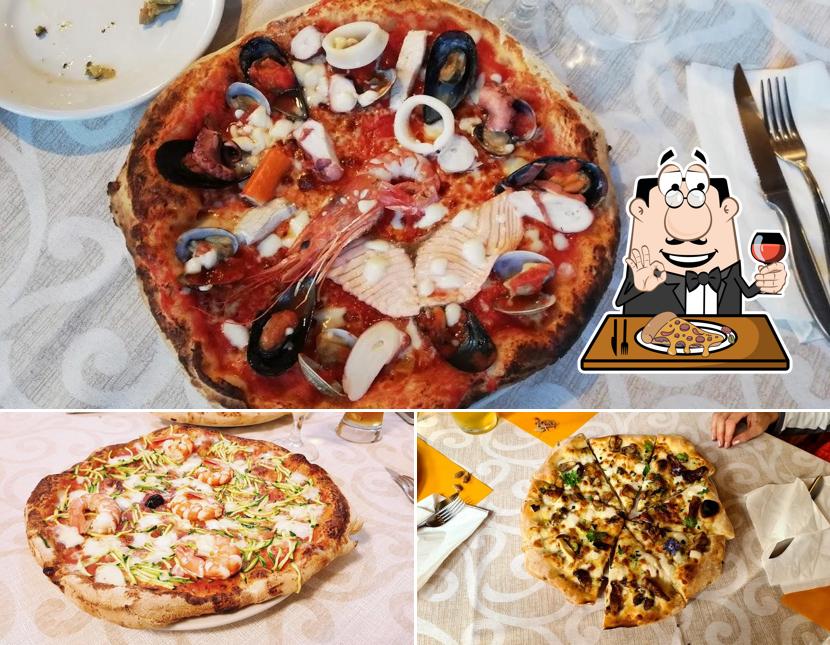 A Carmelo - Pizzeria e Trattoria, puoi assaggiare una bella pizza