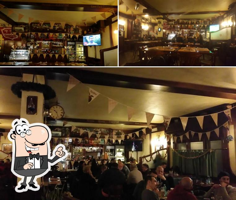 Dai un'occhiata agli interni di Paradise Pizza Grill & Beers