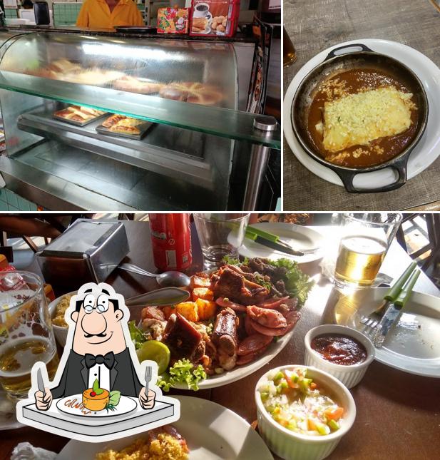 Entre diversos coisas, comida e bebida podem ser encontrados no Panq's House