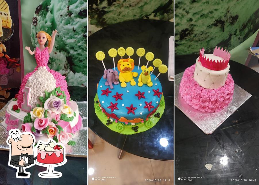 Red velvet cake at Cake World