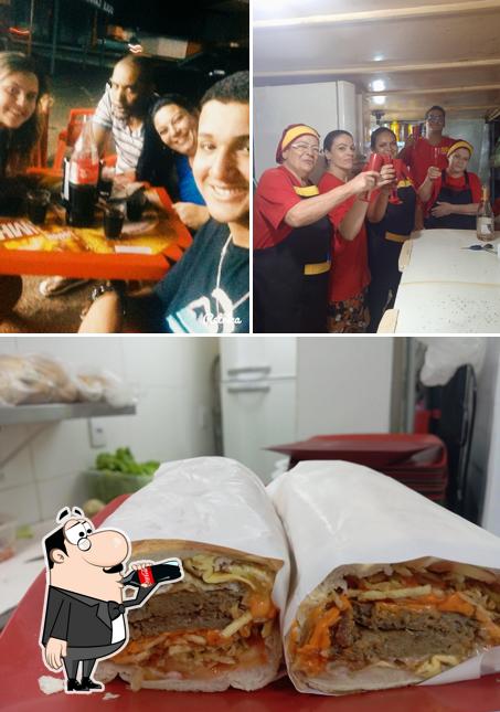 A bebida e comida do restaurante