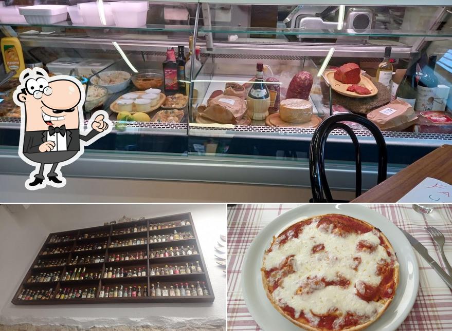 La foto di interni e cibo da Pizzeria Da Assunta Di Gasperini Andrea