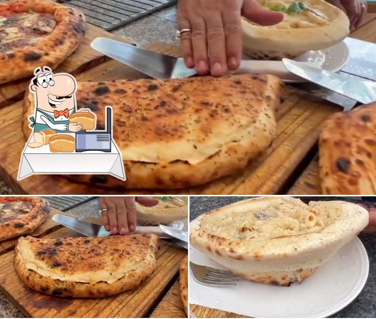 Garlic bread at Gusto's Pizzafe