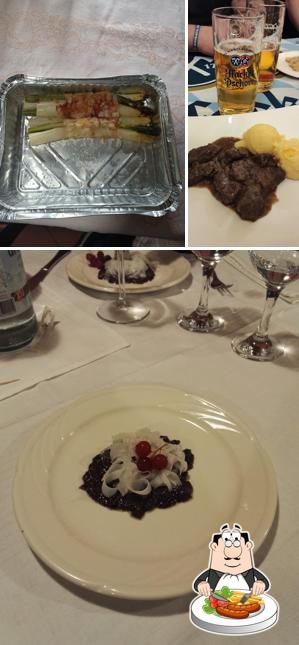 Platti al Trattoria Al Ponte