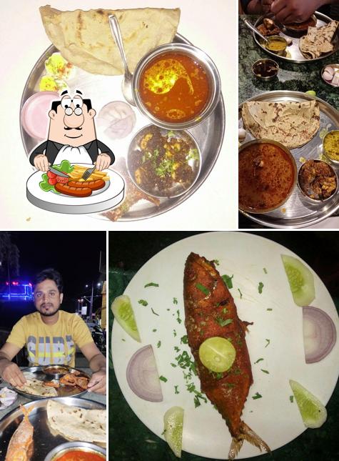 Food at Koliwada Machi Dhaba