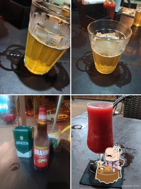Escritórios Bar fornece uma opção de cervejas