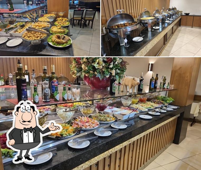 Veja imagens do interior do Leitão Churrascaria Rodízio