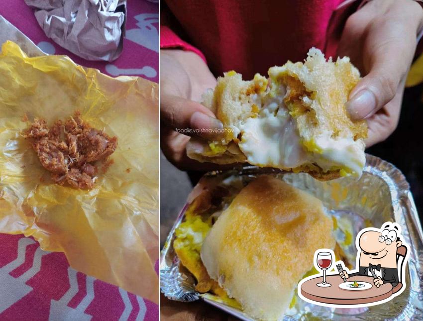 Meals at Khidki Vada