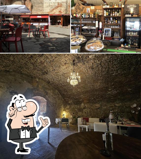 Siediti a un tavolo di Fortezza • Bar