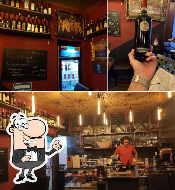 La foto di esterno e vino da Vinodentro Perugia