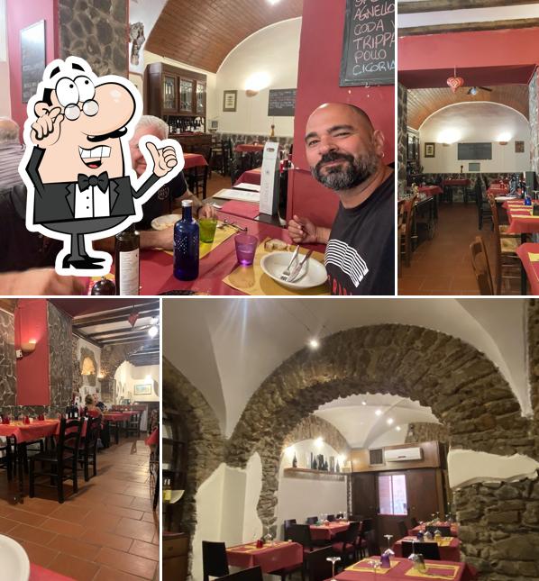 Gli interni di Osteria dar Moro