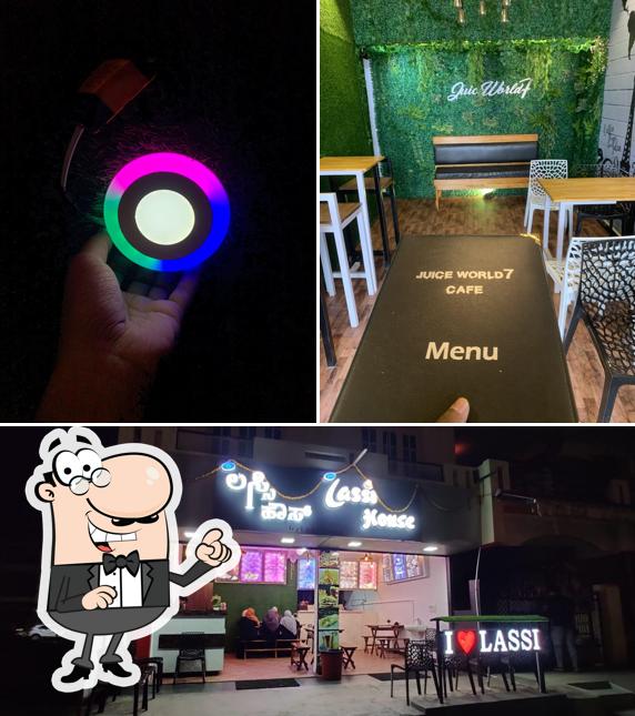 Check out how Juice world 7 Cafe looks inside