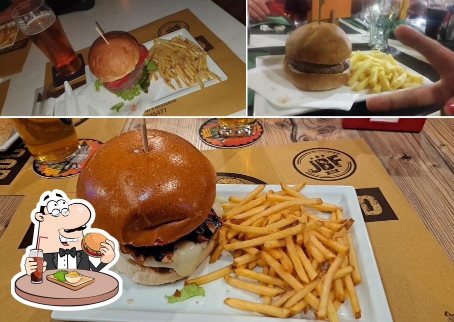 Ordina un hamburger a Johnny Beer Food