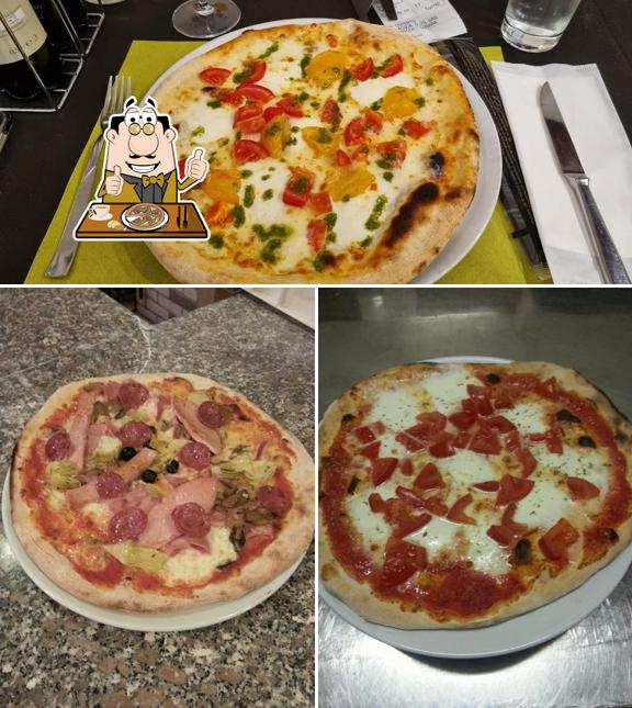 Prenditi una pizza a Pizzeria Bar Al Pellegrino
