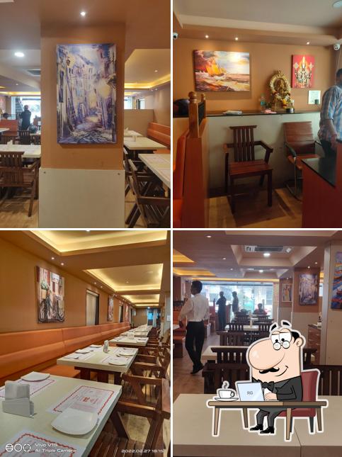 The interior of Maa Chutneys