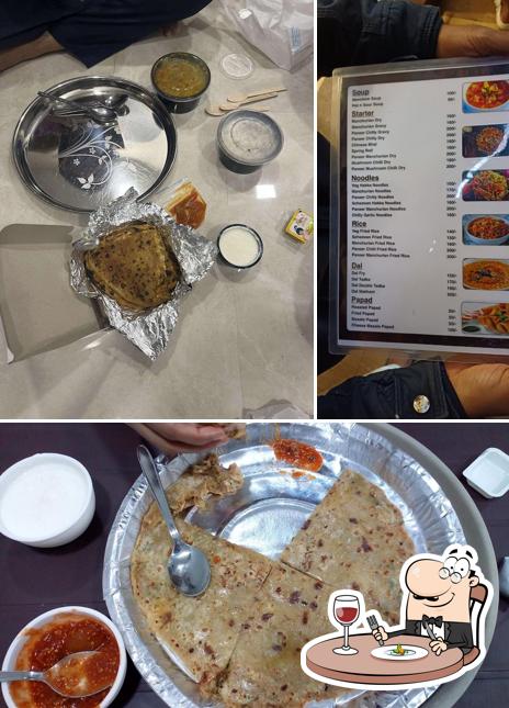 Food at SINGH SAAB de parathe