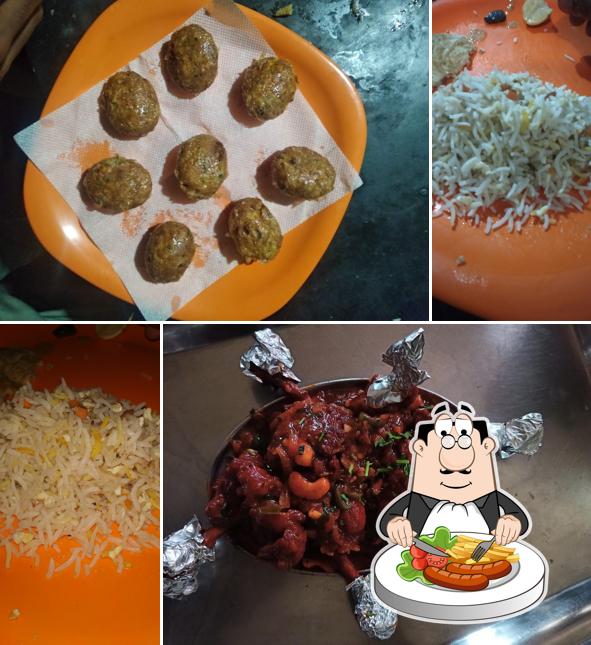 Meals at అభిరుచి ఫ్యామిలీ రెస్టారెంట్ 