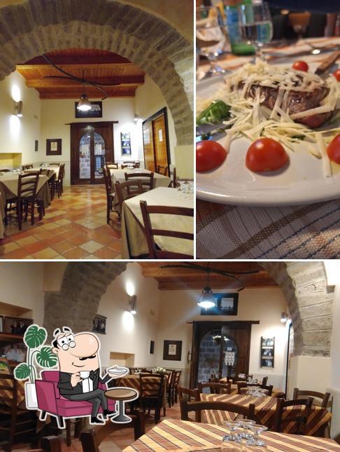 Gli interni di Osteria La Medioevale
