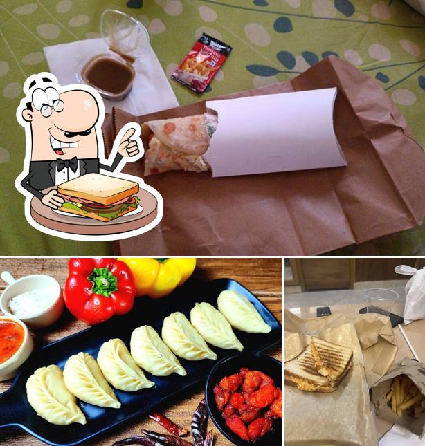 Grilled cheese sandwich at Roll Wale - Kathi Rolls